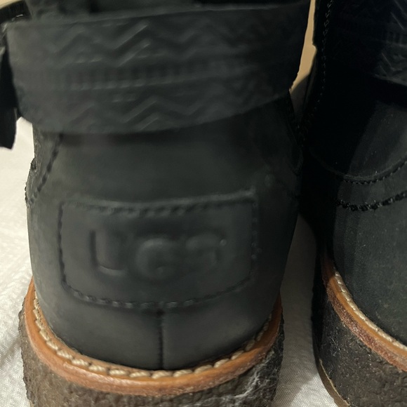Ugg Camren Black Boots - Picture 6 of 11